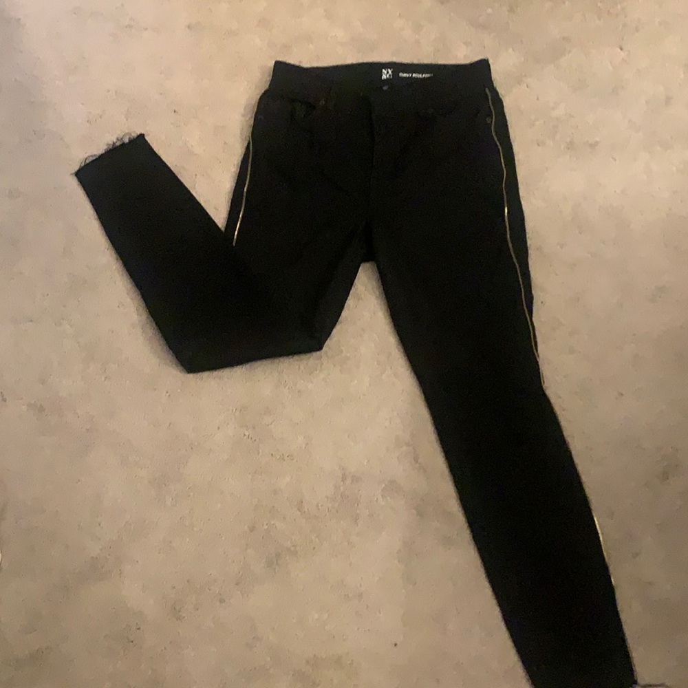 Black Jeans with edgy gold zipper detail!